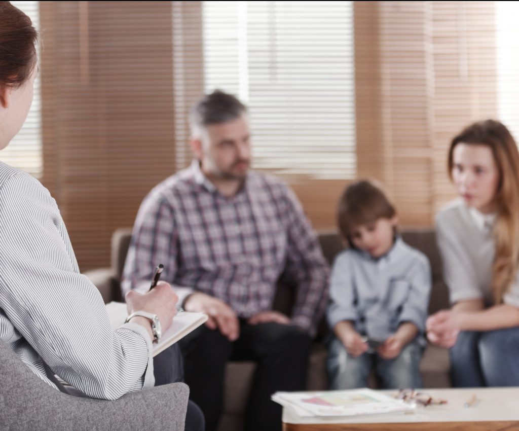 Wenn Teenager schweigen – wie Eltern die Kommunikation verbessern können